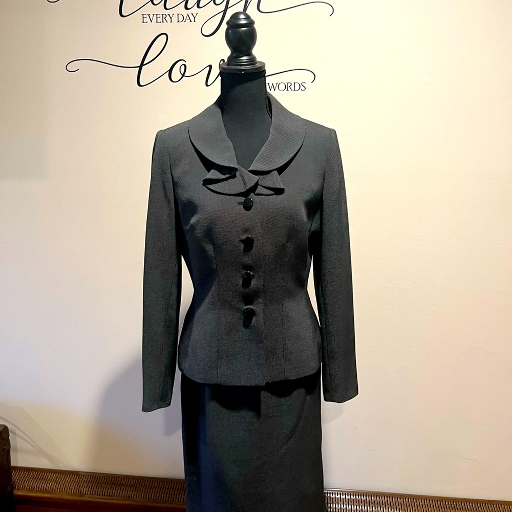 Tahari 2 Pc Black/Gray Women's Dress Skirt Suit